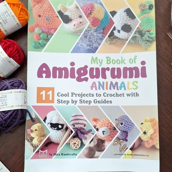 Amigurumi Animals Crochet Kit with Multicolor Yarn - Picture 2 of 4